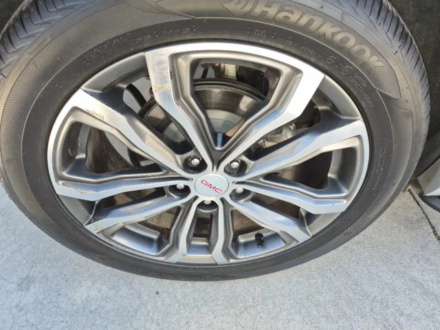 Used 2018 Silver GMC Denali image 10