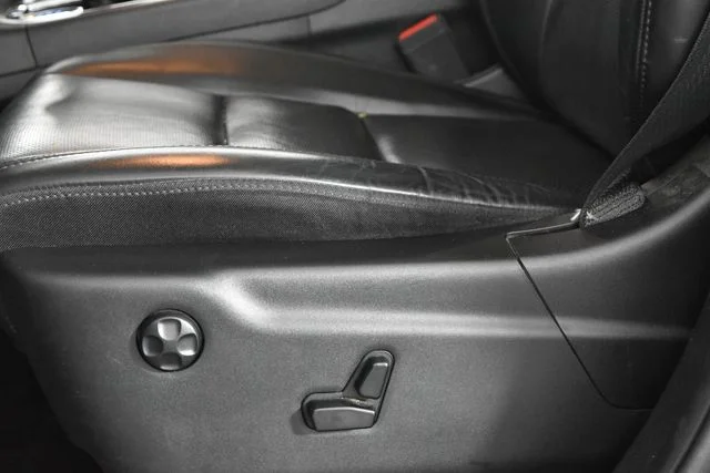 Used 2020 Gray Jeep Limited image 22