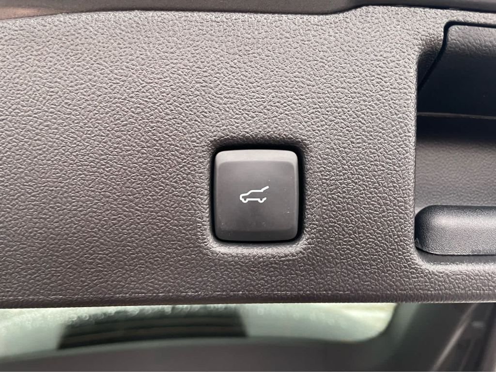 Used 2025 Gray Ford Active image 11