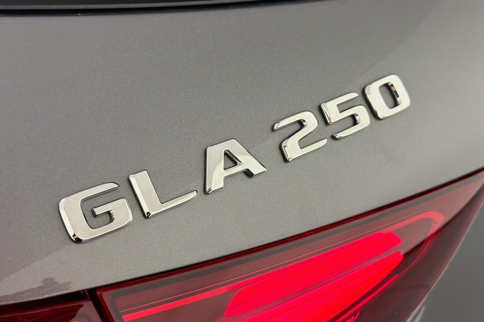 New 2026 Mountain Grey Metallic Mercedes-Benz GLA 250 SUV image 8