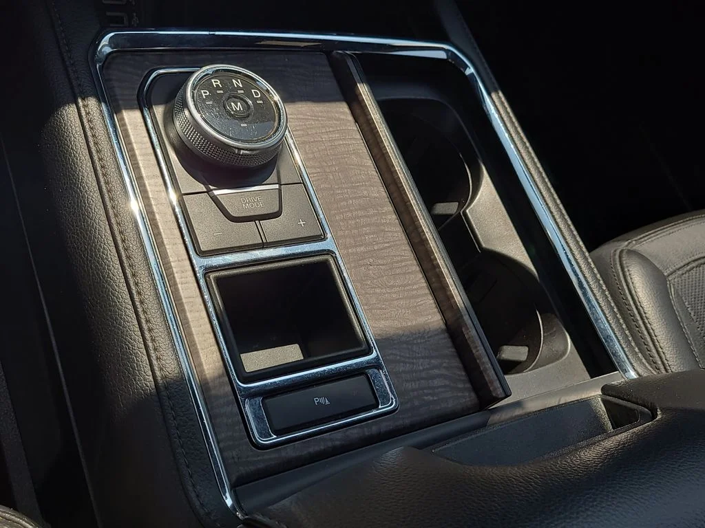 Used 2018 Gray Ford Limited image 30
