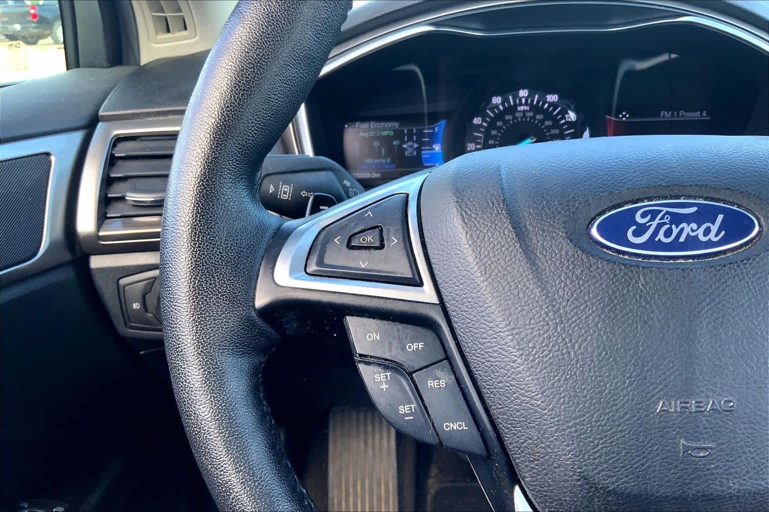 Used 2017 White Platinum Metallic Tri-Coat Ford SE image 24