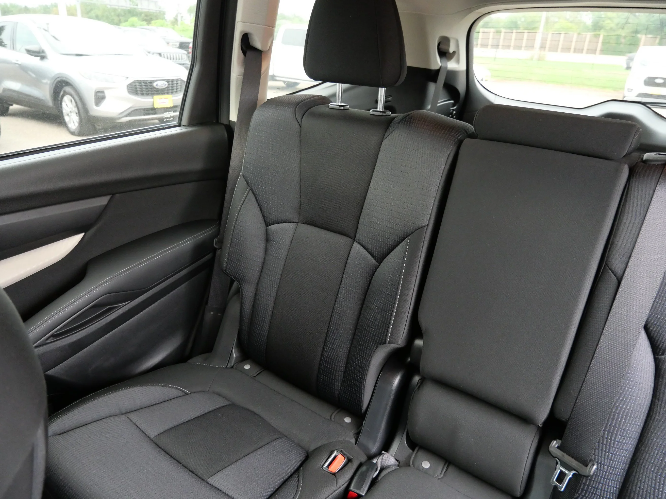Used 2022 Ice Silver Metallic Subaru Premium image 12
