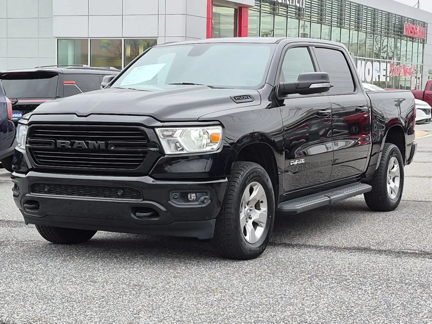 2021 RAM 1500 Big Horn/Lone Star 4x4 Crew Cab 5'7's photo