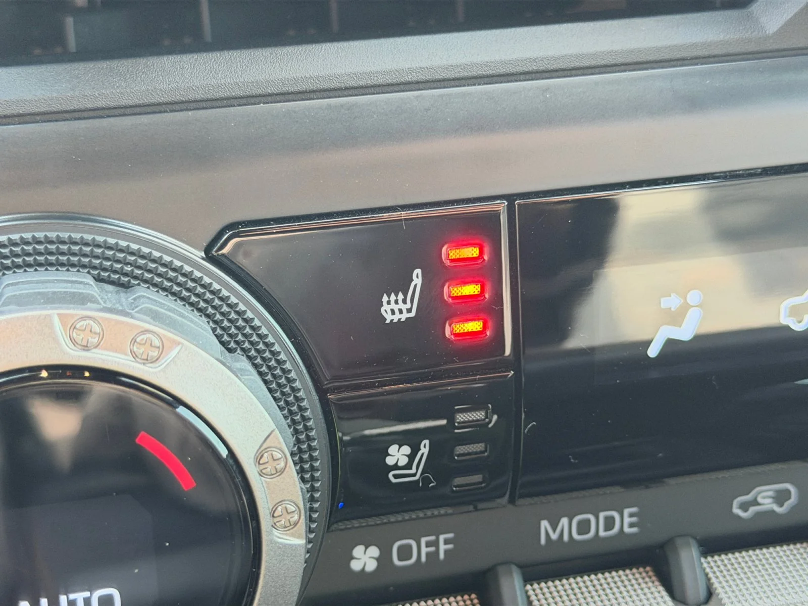 Certified Used 2026 Wind Chill Pearl Toyota Platinum image 19