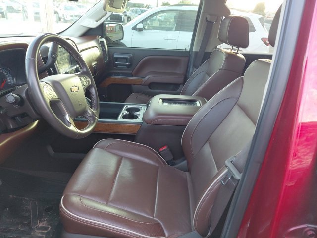 Used 2018 Red Chevrolet High Country image 3