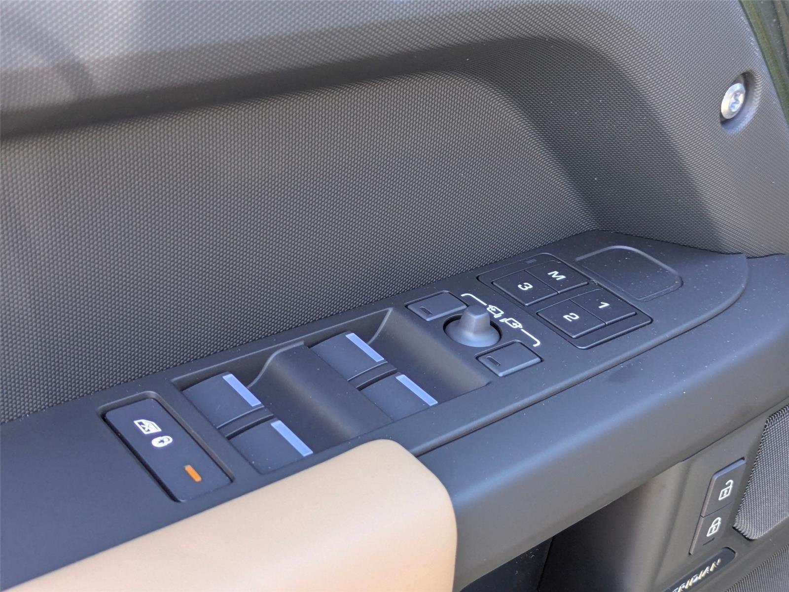 New 2026 Woolstone Green Land Rover S image 12