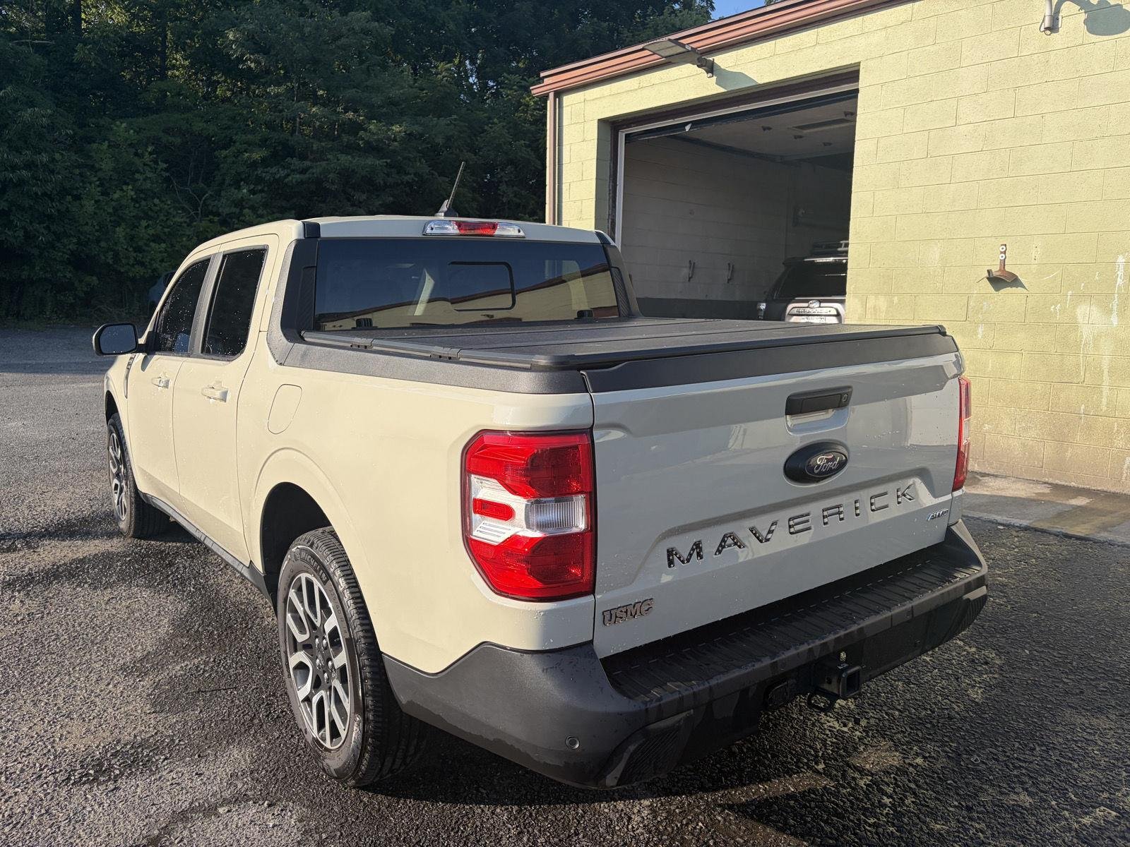 Used 2024 Terrain Ford LARIAT image 6