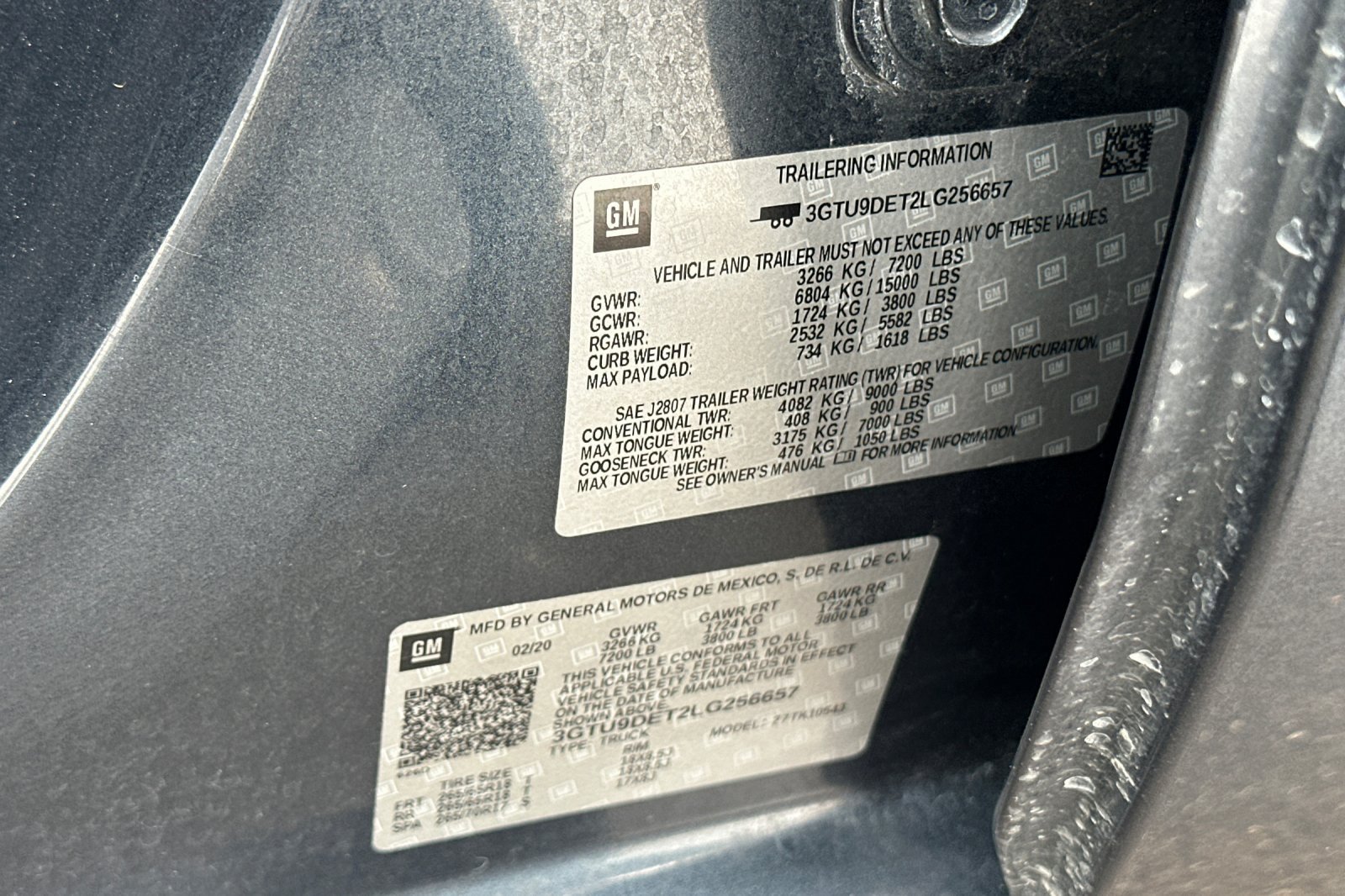 Used 2020 Blue GMC SLT image 33