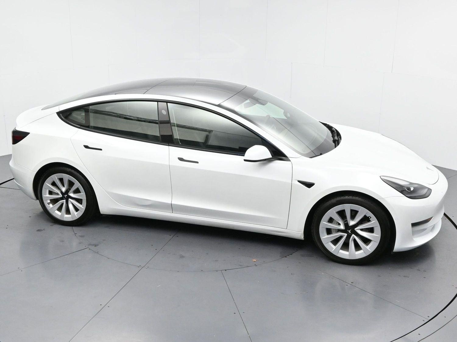 Used 2022 Pearl White Multi-Coat Tesla Base image 28