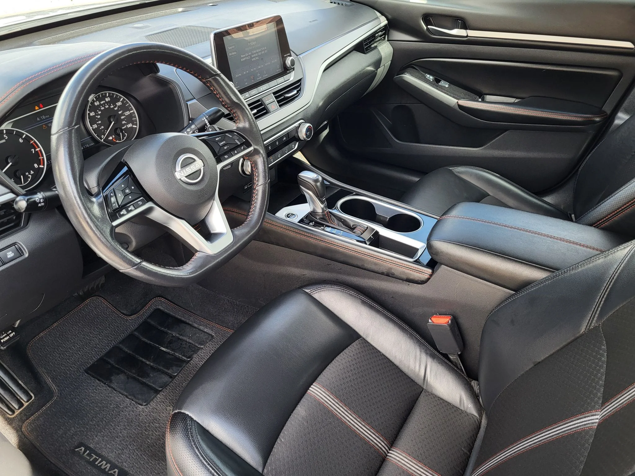 Used 2024 Silver Nissan 2.5 SR image 10