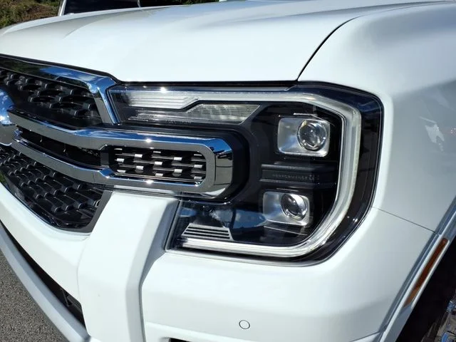 Used 2025 White Ford Lariat image 14