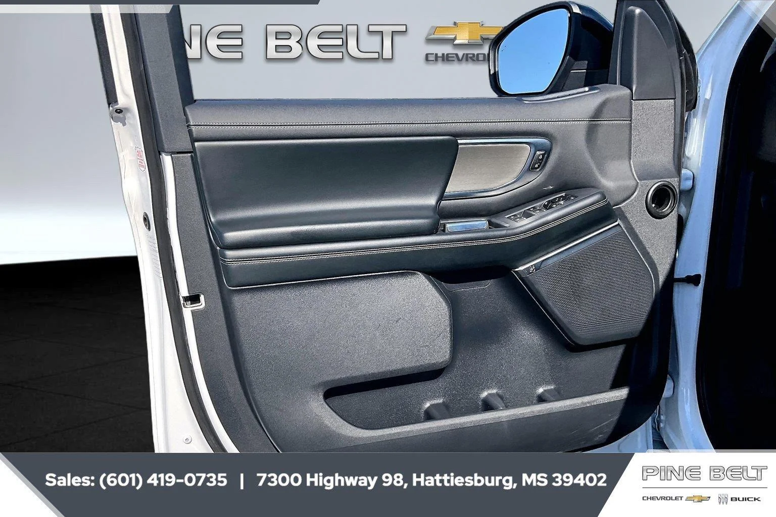Used 2025 Oxford White Ford Platinum image 17