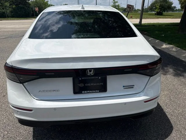Used 2023 White Honda Touring image 9