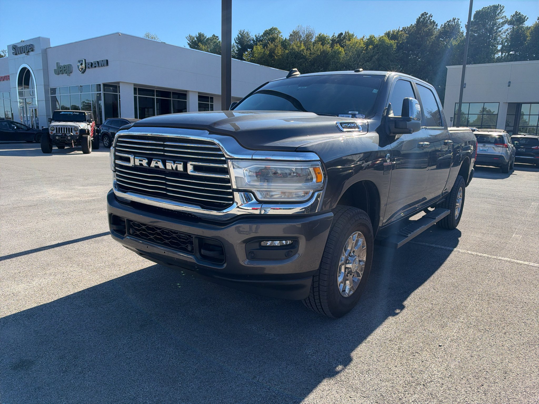 Used 2023 Granite Crystal Metallic Clearcoat Ram Laramie image 2