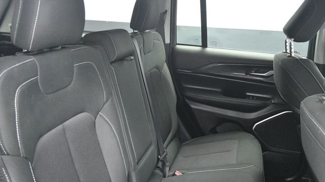 Used 2022 White Jeep Laredo image 14