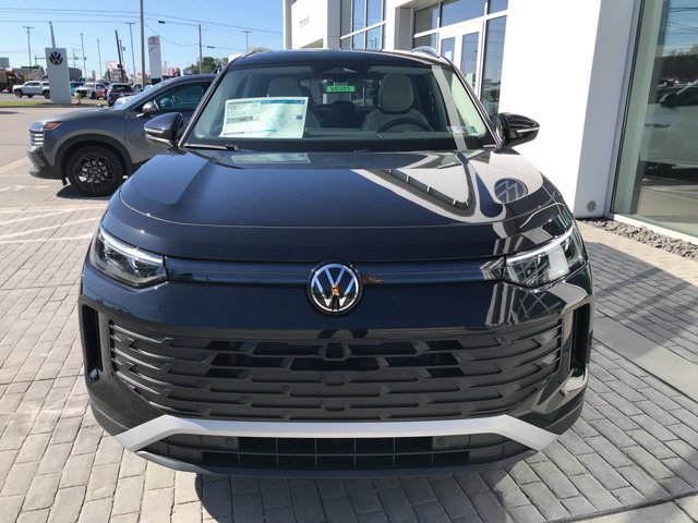 New 2026 Deep Black Pearl Volkswagen SE image 3