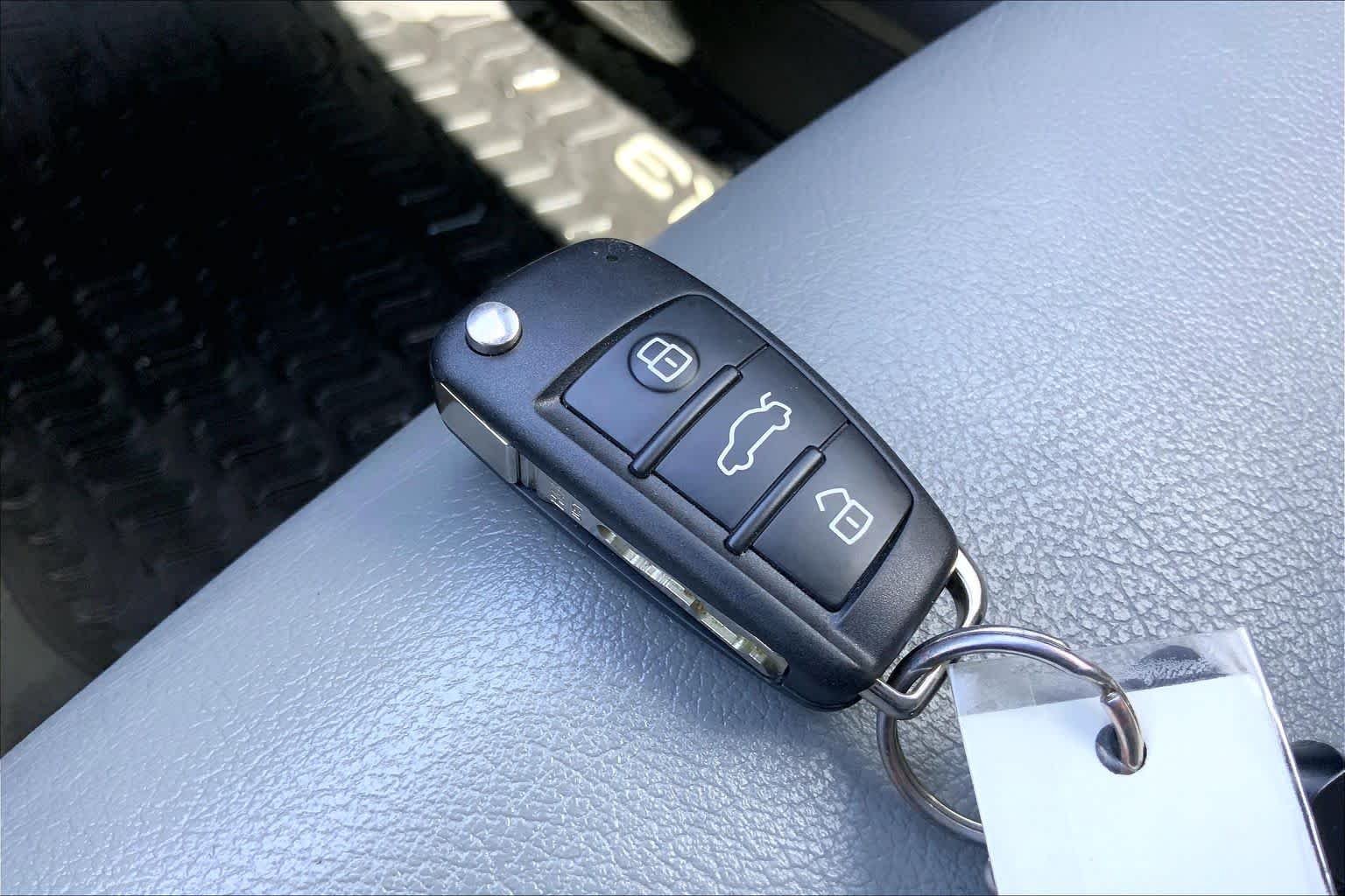 Used 2018 Utopia Blue Metallic Audi Premium Plus image 15
