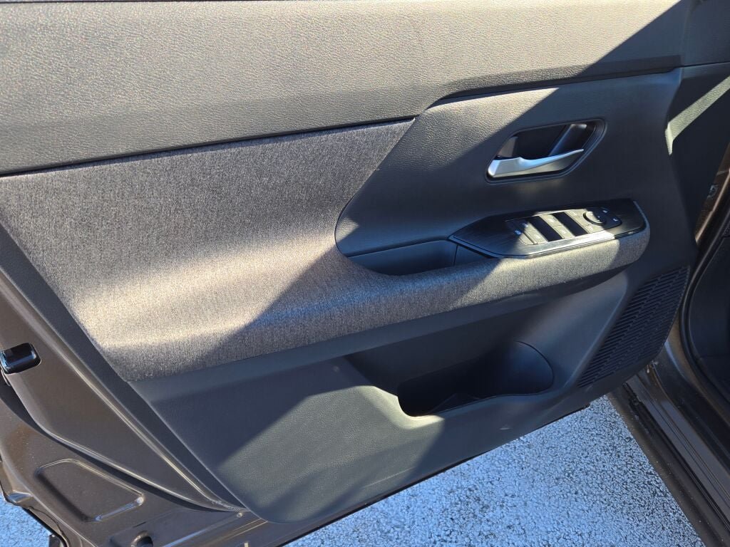 Used 2026 Brown Nissan SV image 18