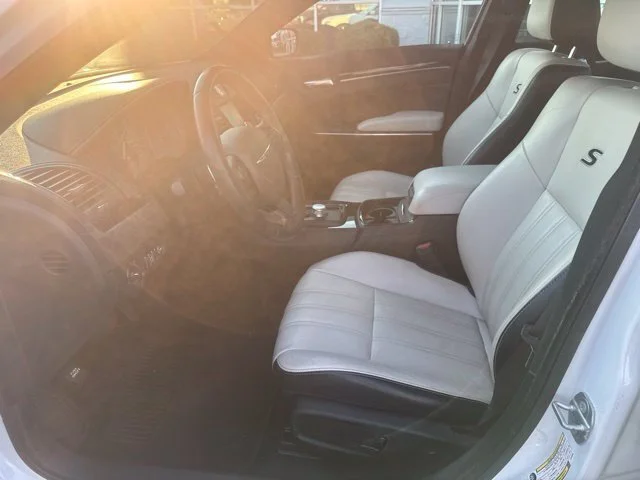 Used 2018 White Chrysler S image 13