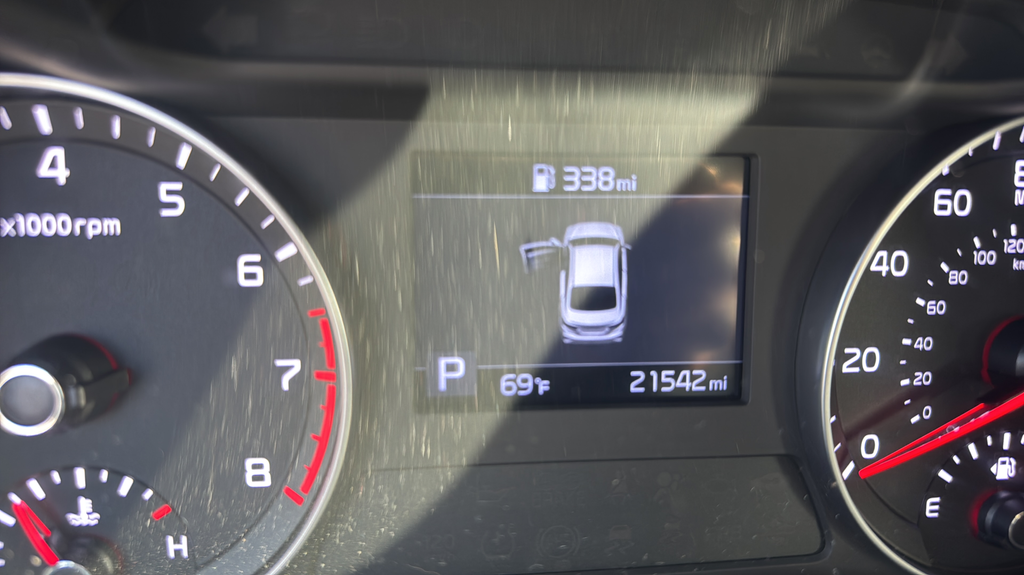 Used 2019 Red Kia LXS image 15