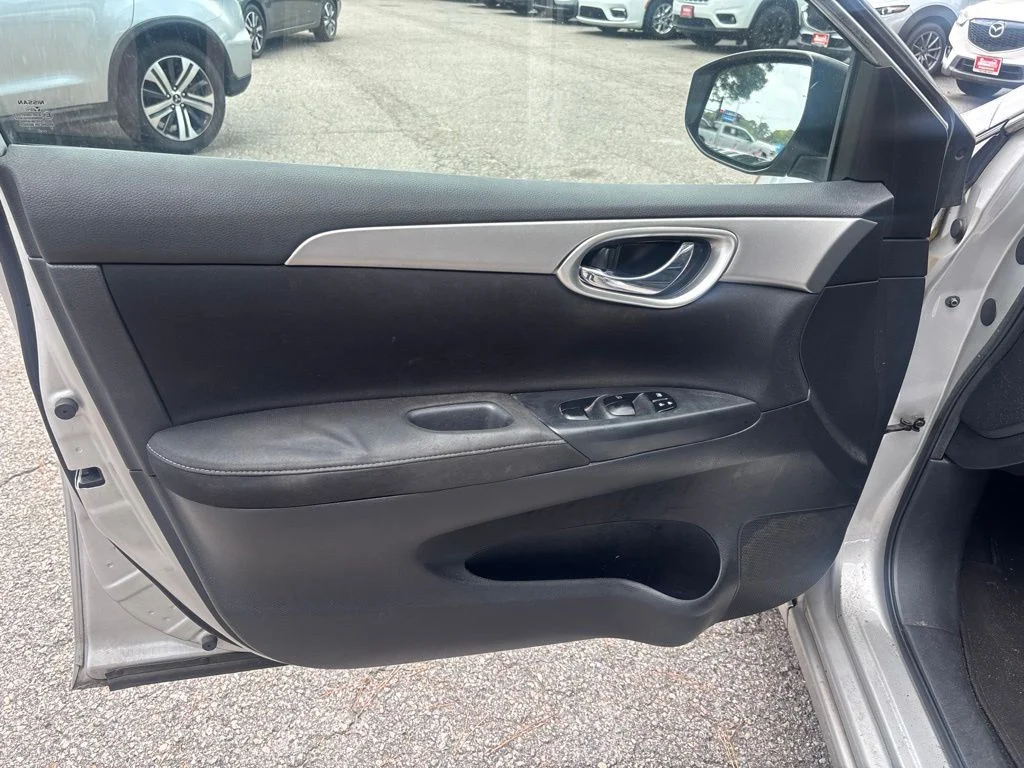Used 2015 Silver Nissan S image 17