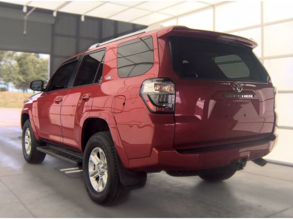 Used 2016 Barcelona Red Metallic Toyota SR5 image 3