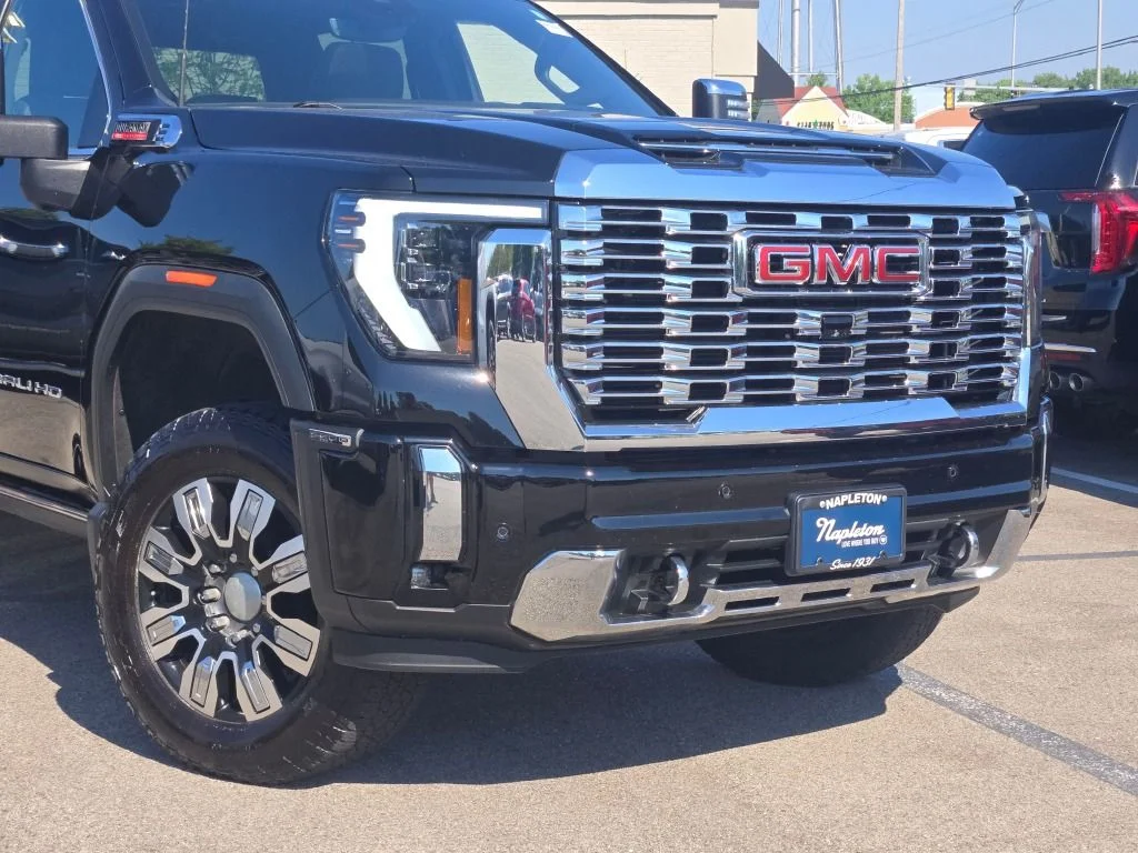 Used 2024 Black GMC Denali image 2