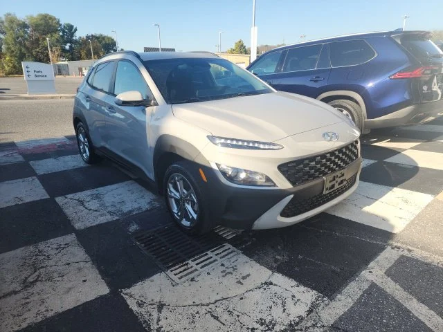 Used 2022 Silver Hyundai SEL image 1