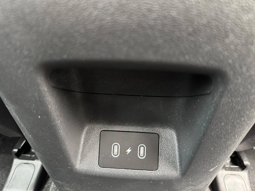 Used 2025 White Hyundai SE image 23