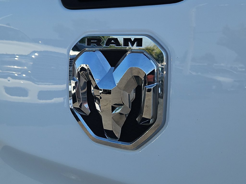 Certified Used 2024 White Ram Big Horn/Lone Star image 25