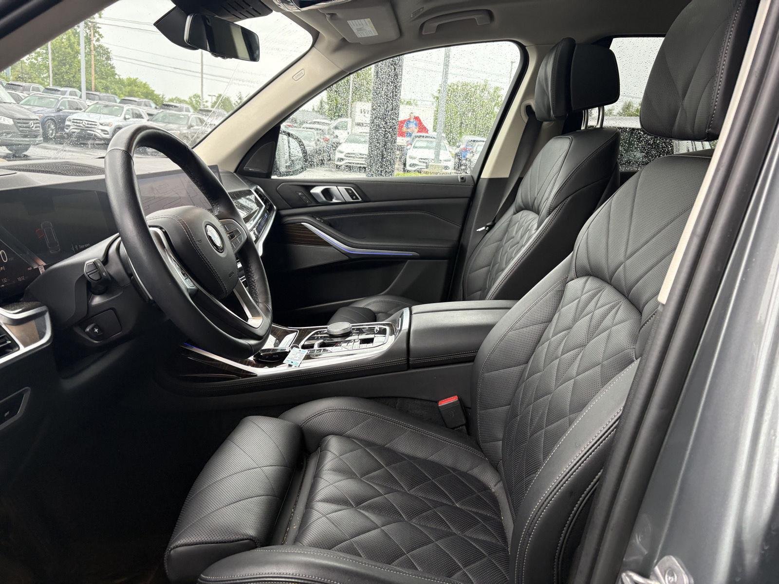 Used 2024 Skyscraper Grey Metallic BMW xDrive40i image 7
