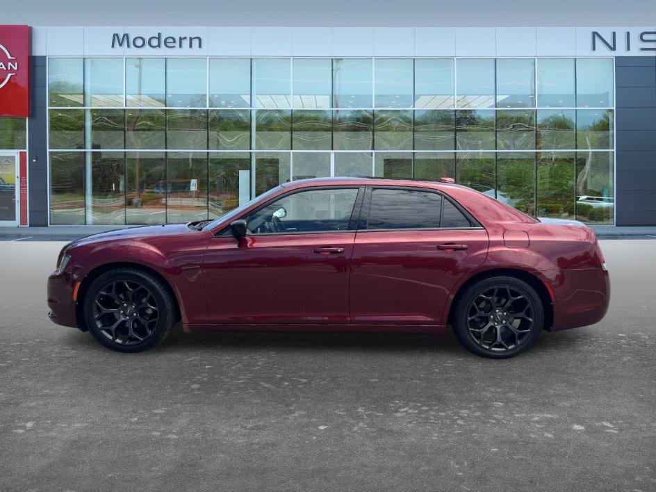 Used 2019 Velvet Red Pearlcoat Chrysler Touring image 8