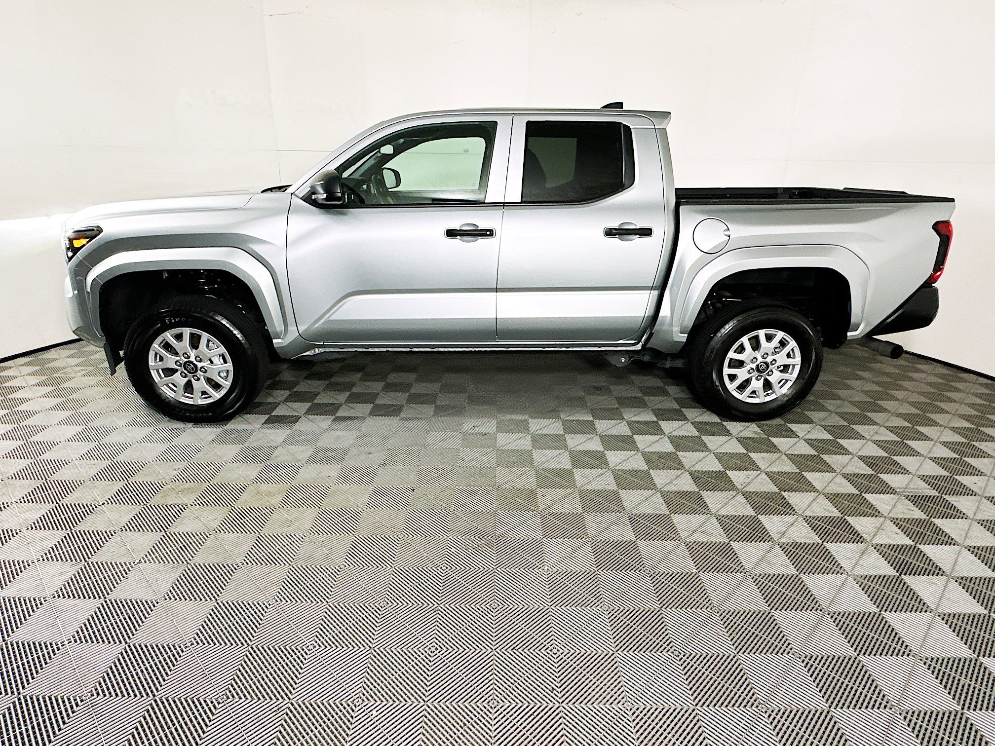2024 Toyota Tacoma thumbnail 8