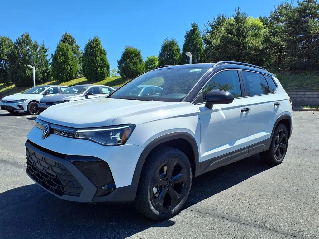 New 2026 Pure White w/Deep Blk Rf Volkswagen 1.5T SE Black image 5