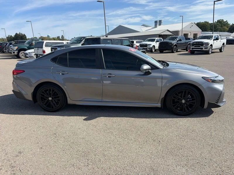 Used 2025  Toyota SE image 2
