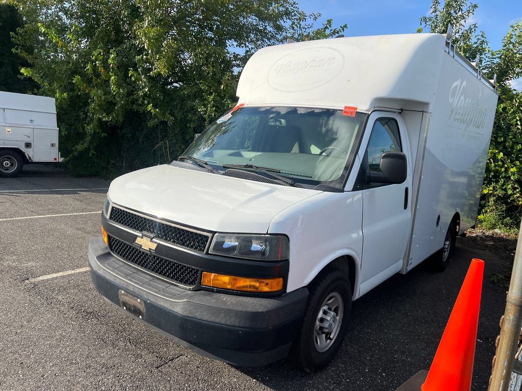 Used 2018 SUMMIT WHITE Chevrolet Work Van image 4