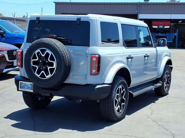 New 2026 Avalanche Gray Ford Outer Banks image 3
