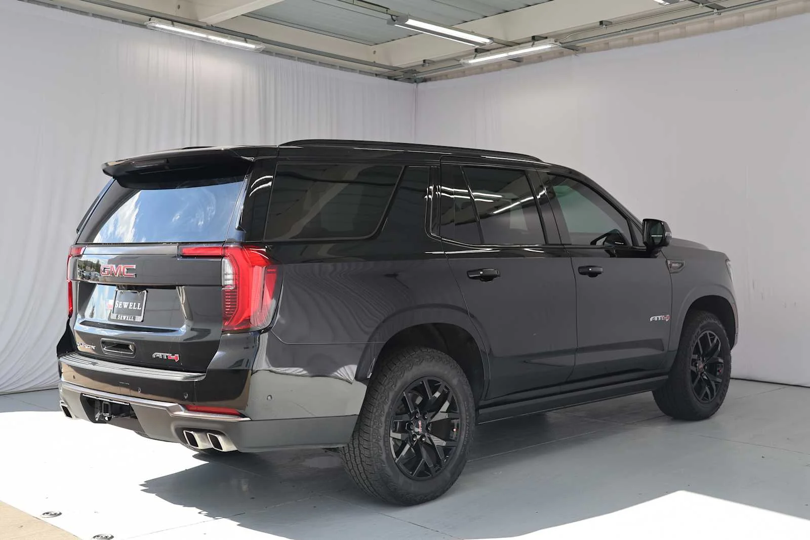 Used 2025 Onyx Black GMC AT4 Ultimate image 7
