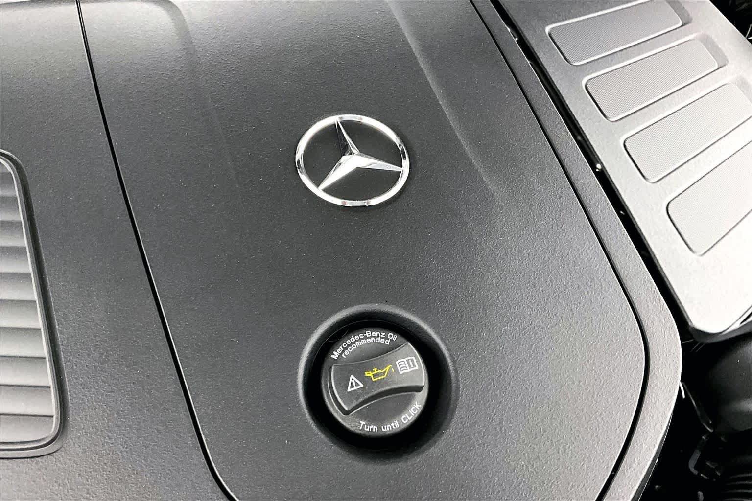 New 2026 Black Mercedes-Benz GLC 300 image 17