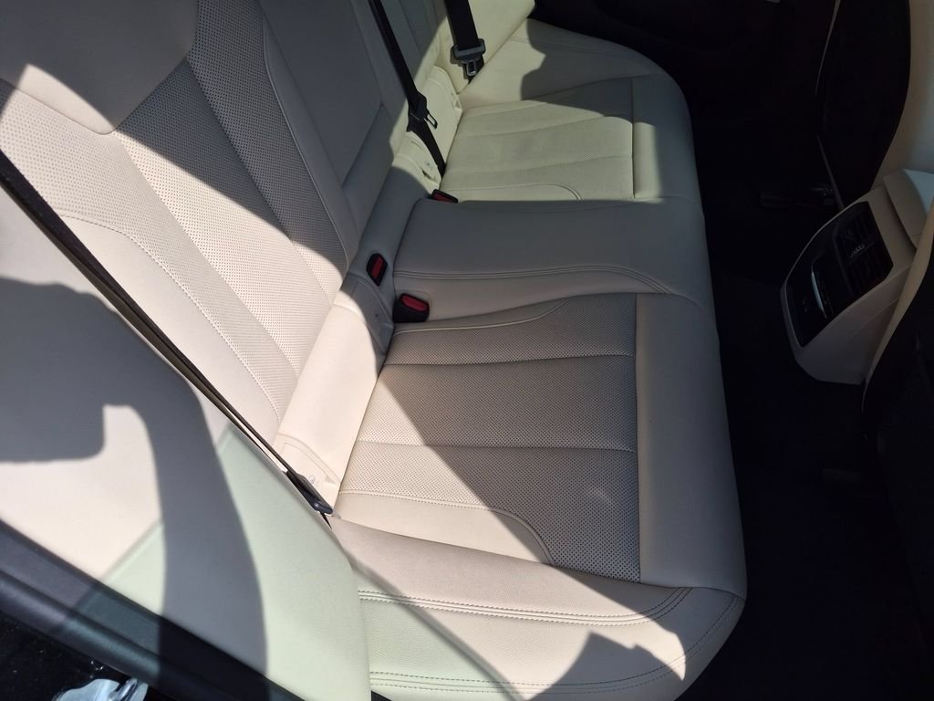 Used 2024 Black BMW M50 image 30