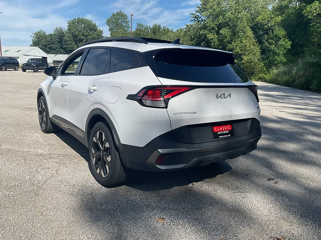 Used 2023 Glacial White Pearl Kia X-Line image 7