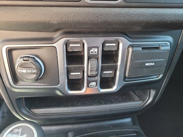 Used 2024 Silver Jeep Sport S image 26