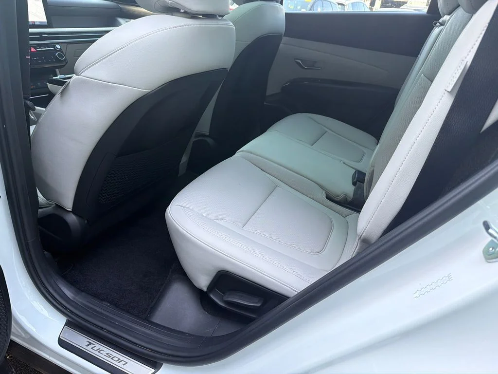 Used 2025 White Hyundai Limited image 21