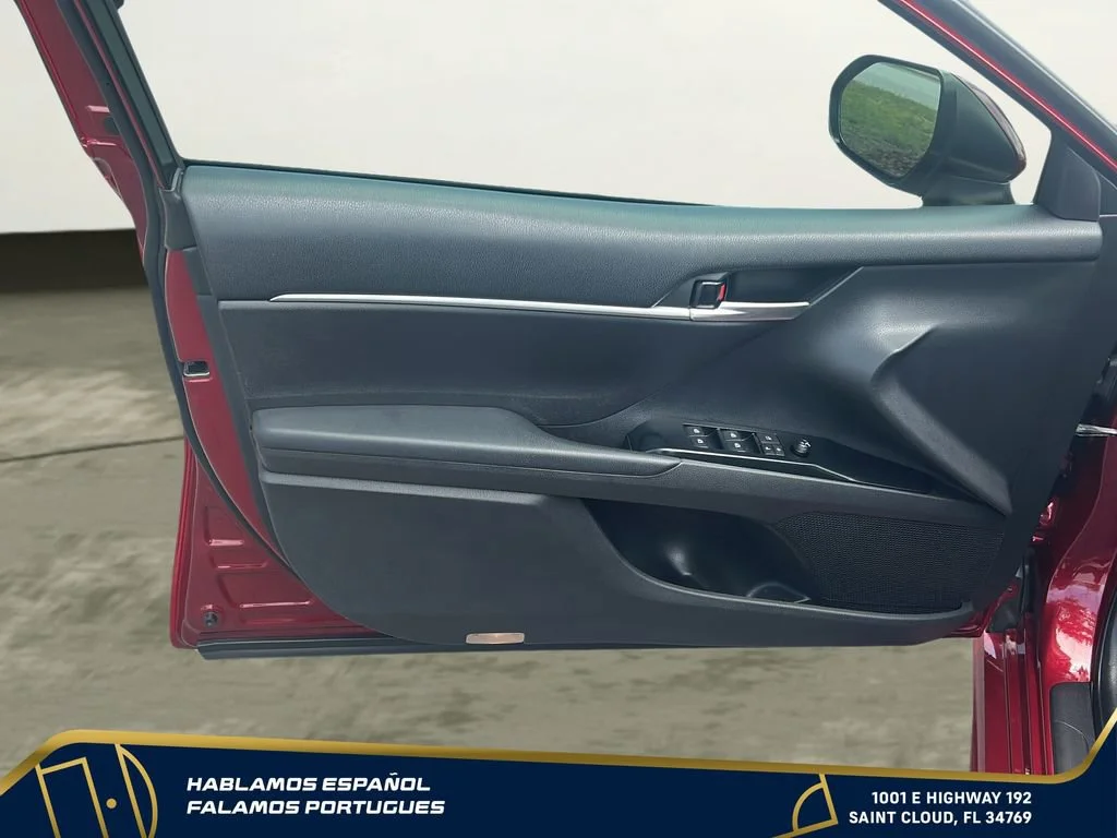 Used 2018 Red Toyota SE image 10