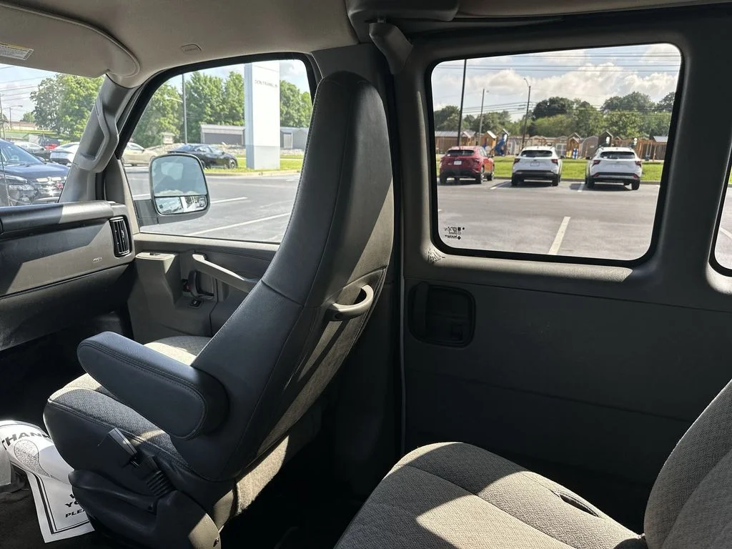 Used 2023 White Chevrolet LT image 11