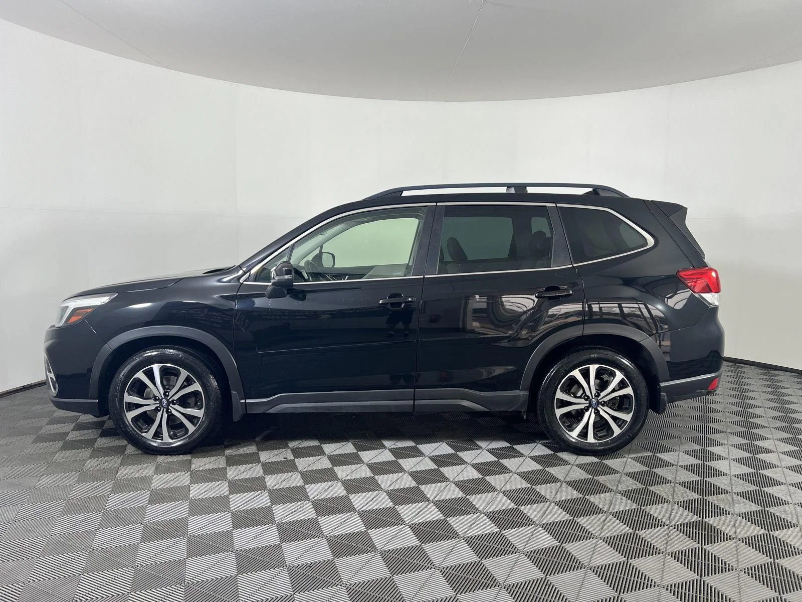 Used 2021 Crystal Black Silica Subaru Limited image 6