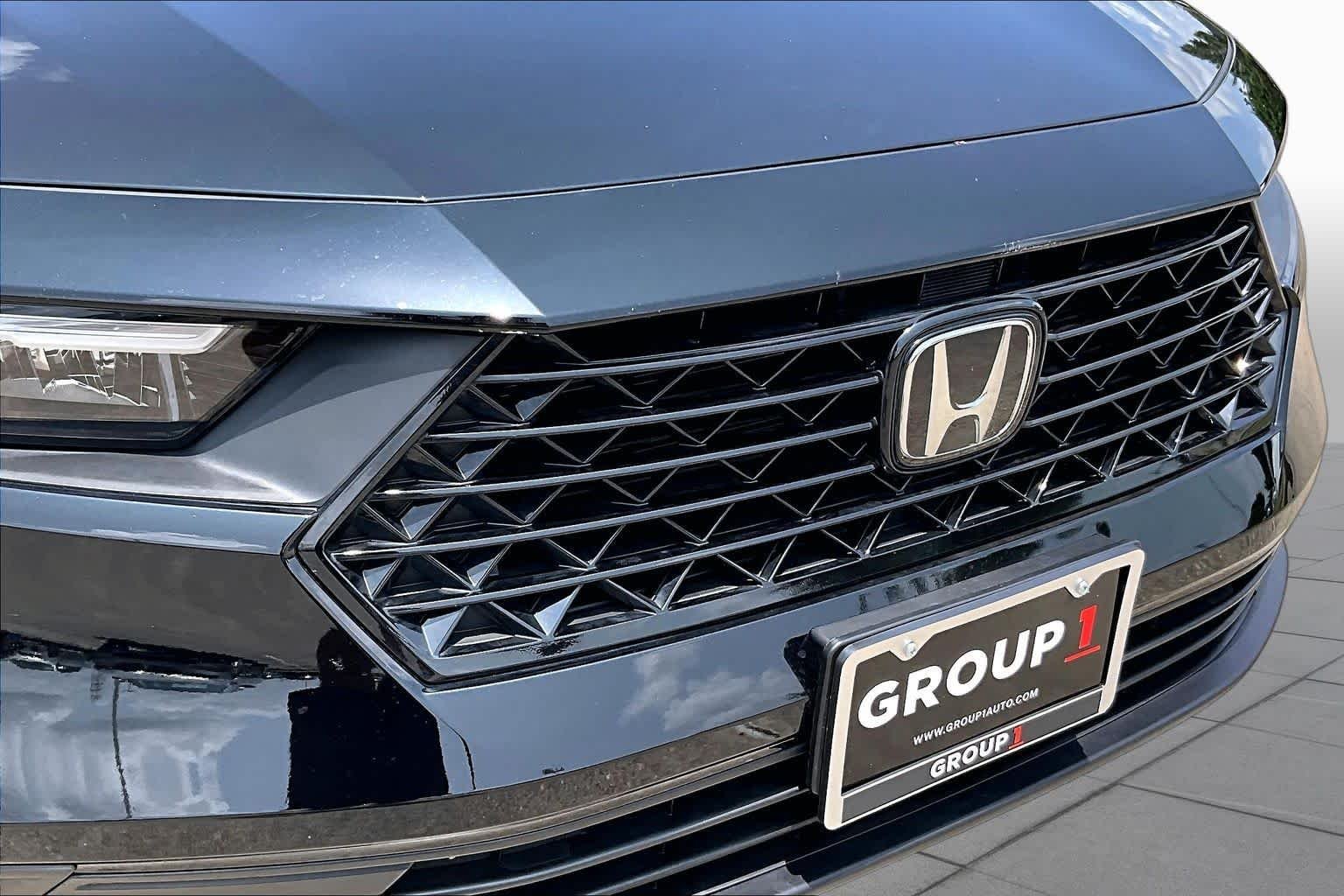 Used 2025 Crystal Black Pearl Honda LX image 27