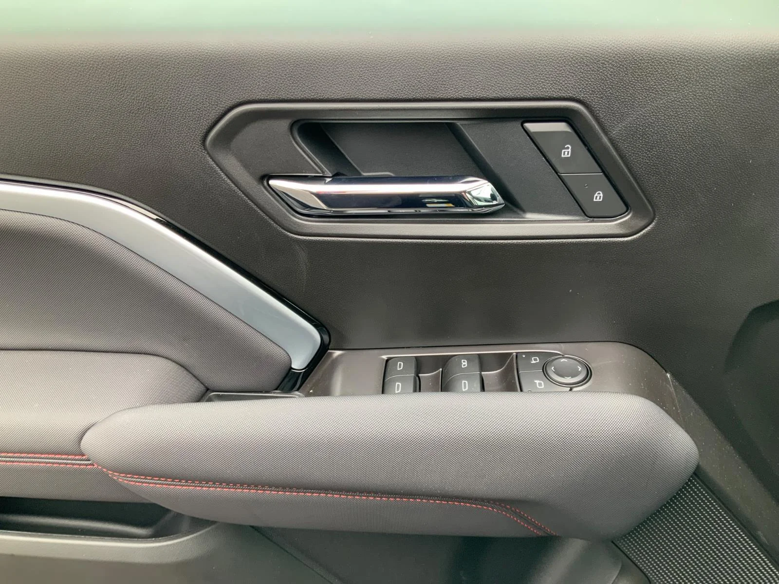 2026 Chevrolet Colorado Z71 - Photo 31