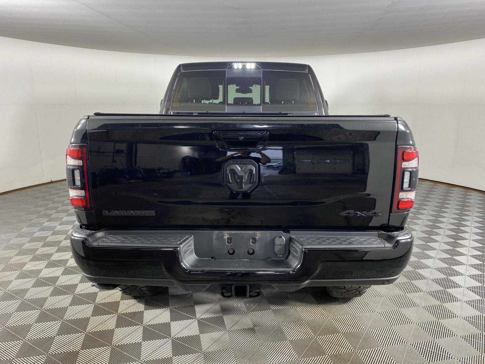 Used 2021 Diamond Black Crystal Pearlcoat Ram Laramie image 6